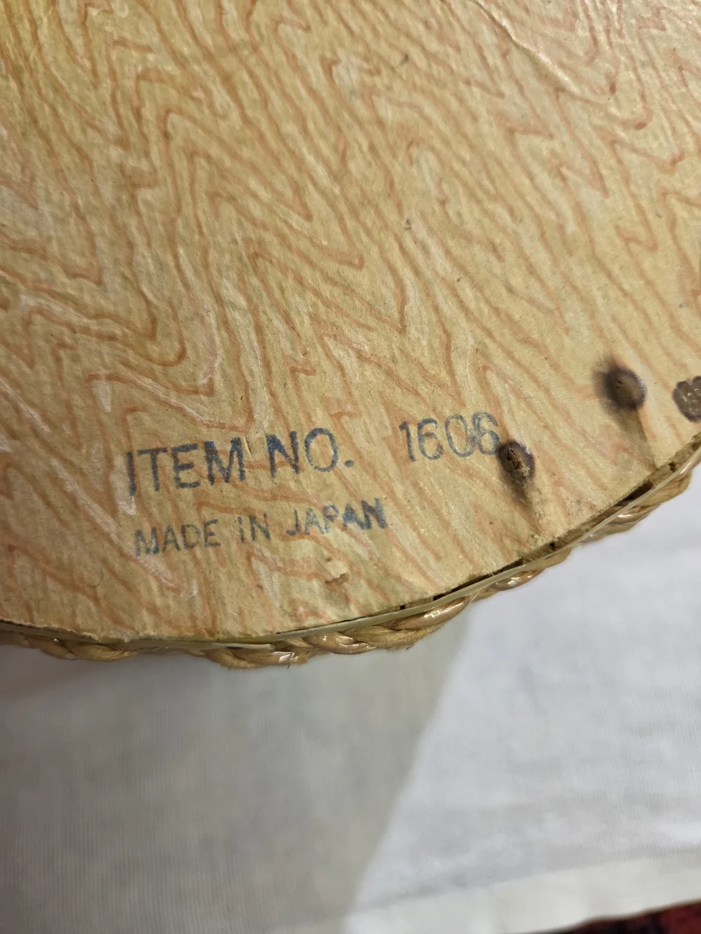 Singer handwoven round